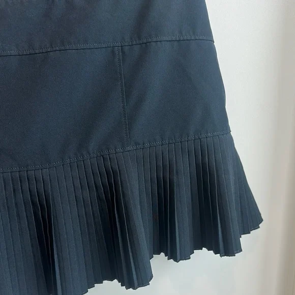Mondetta Black Pleated Skirt, size med - Picture 3 of 5